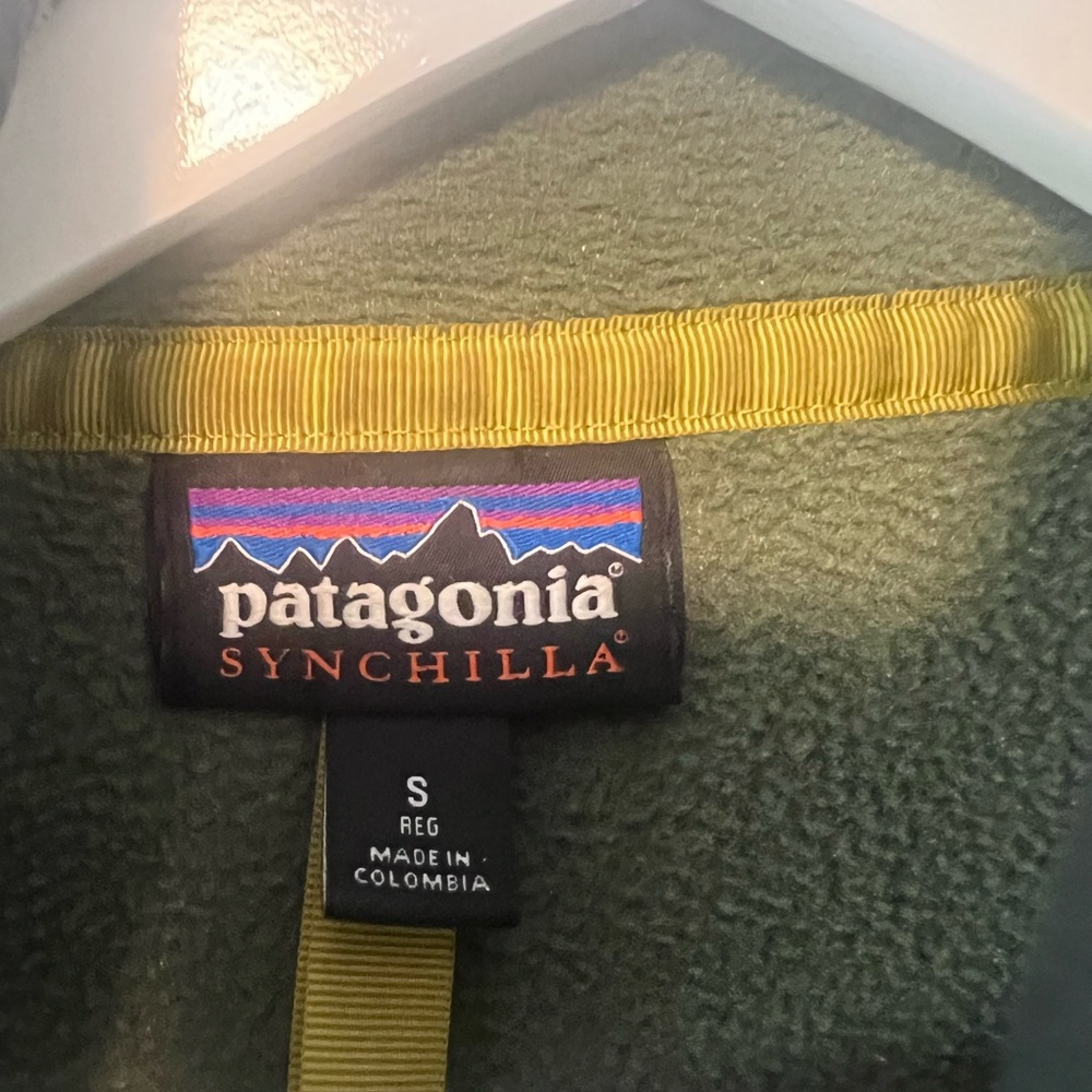 Patagonia Synchilla Fleece - Olive Green - Picture 2 of 2